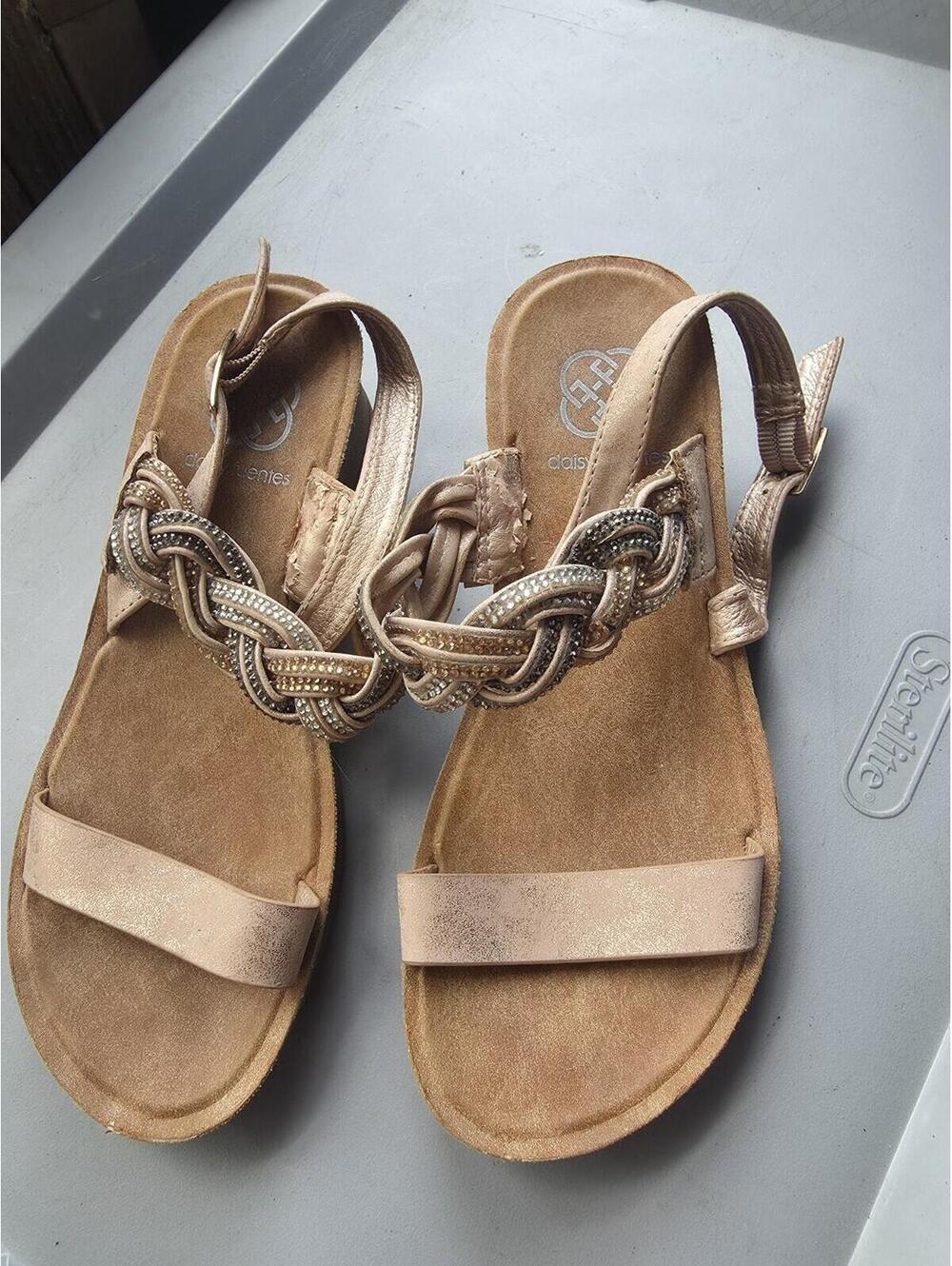 Daisy Fuentas Beige Gold Beaded Wedge Sandals Women’s Slip On Comfort US  8